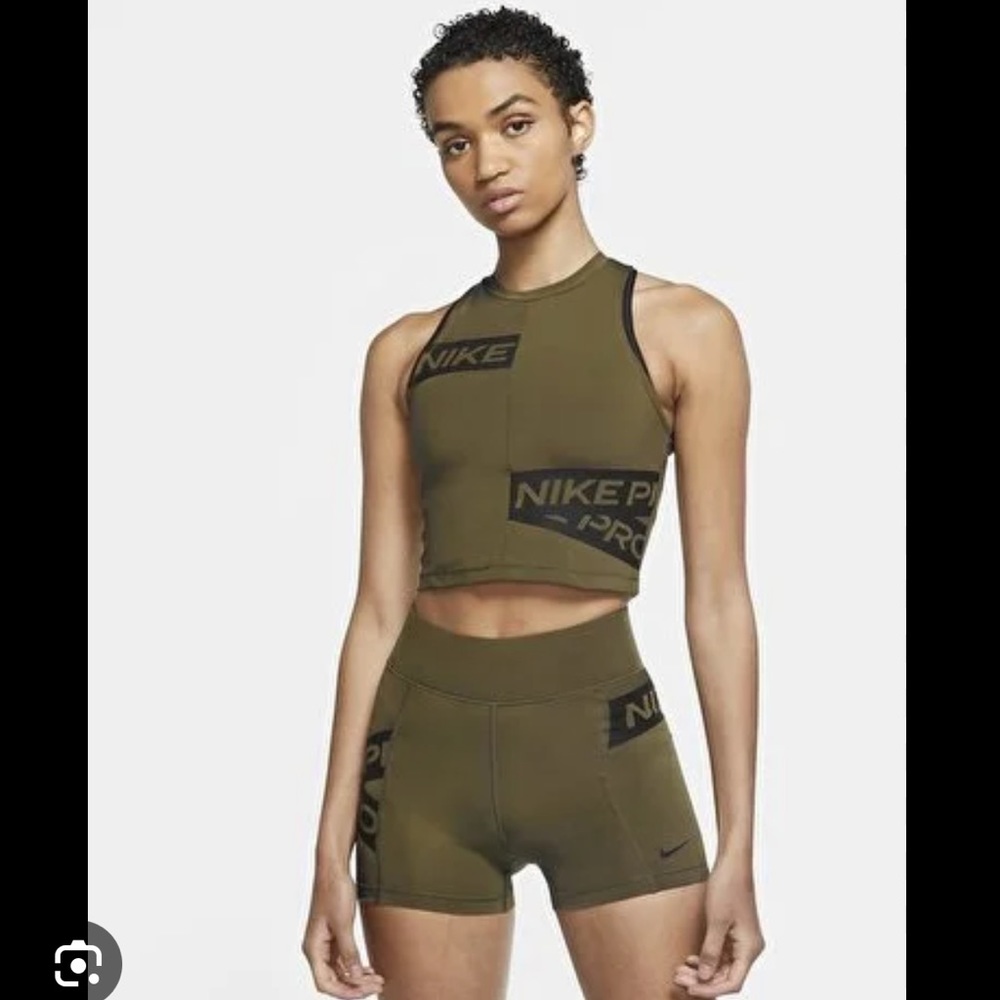 Women’s Nike Dri-Fit Training Outfit